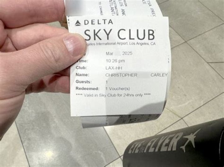 Can I bring a guest to Delta Sky Club?