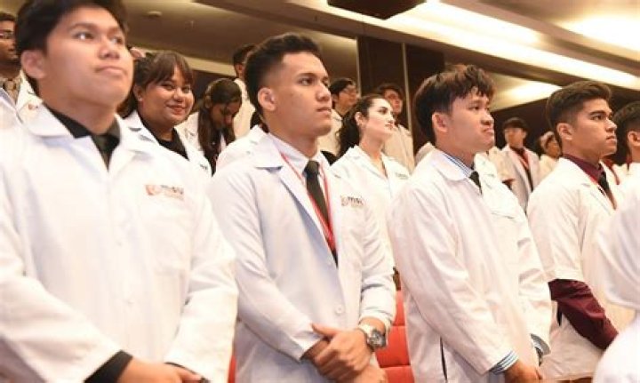 Can I practice medicine in Singapore?