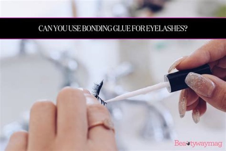 Can I use glitter glue for eyelashes?