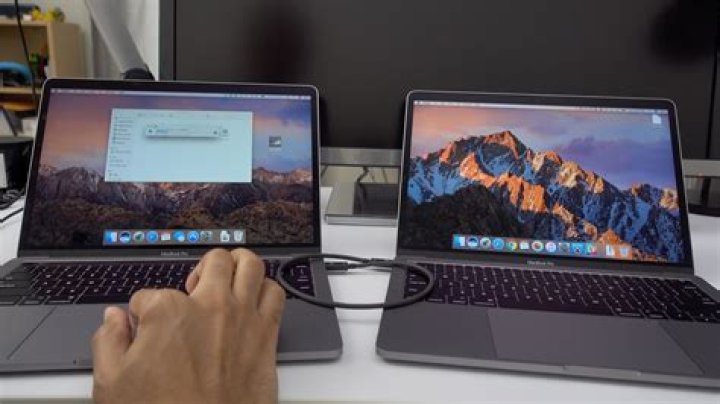 Can you connect two MacBook Pros together?