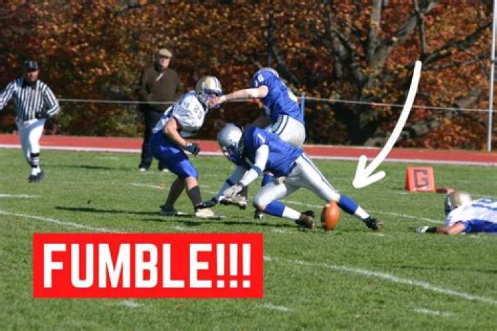 Can you intentionally fumble football?