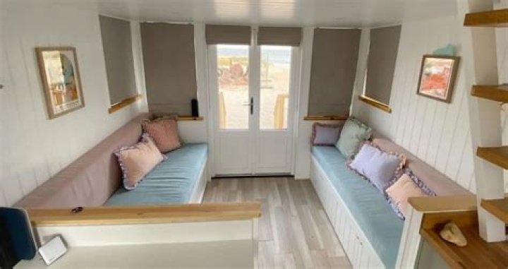 Can you stay overnight in a beach hut?