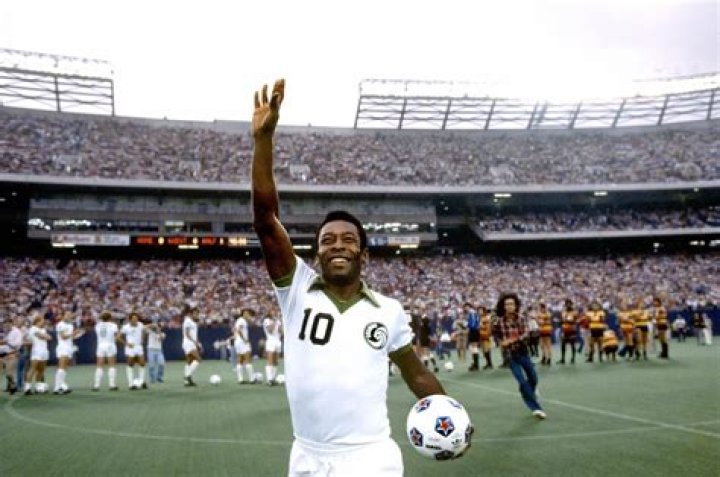 Did Pele play for the New York Cosmos?