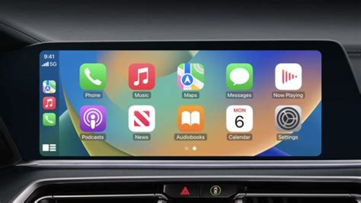 Does Apple CarPlay work with iPhone 6?