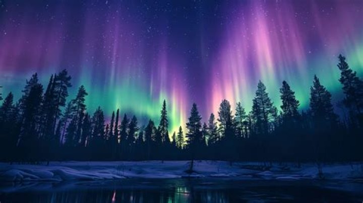 Does the moon have an aurora?