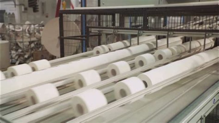 How are paper towels made?