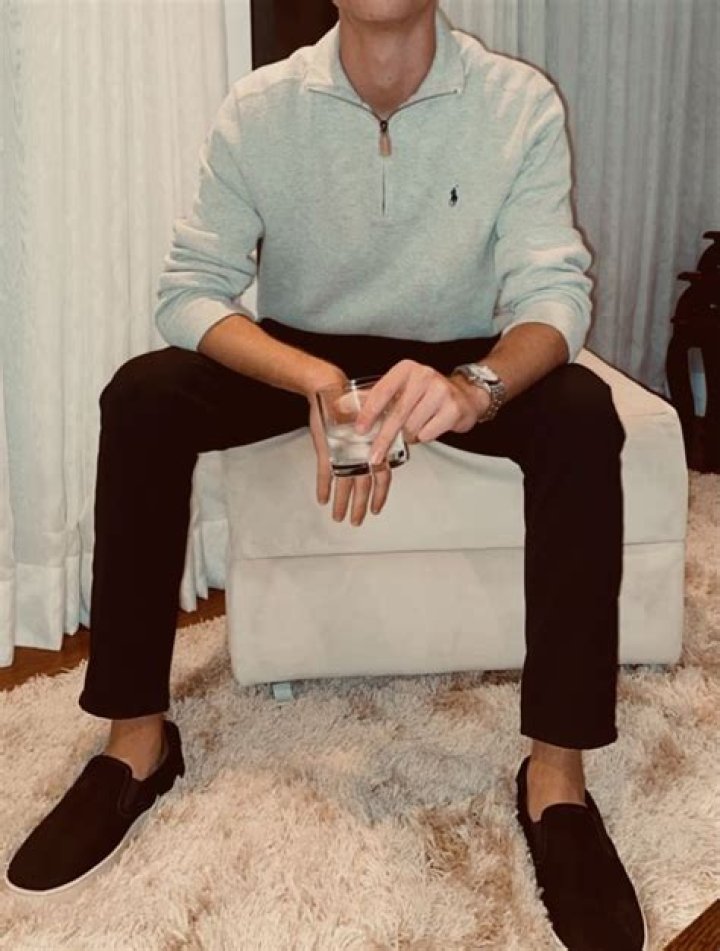 How can a guy look good on a night out?