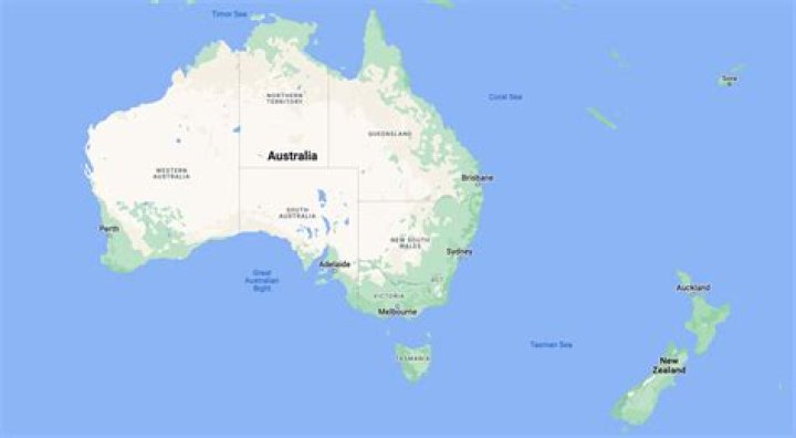 How deep is the ocean between Australia and New Zealand?