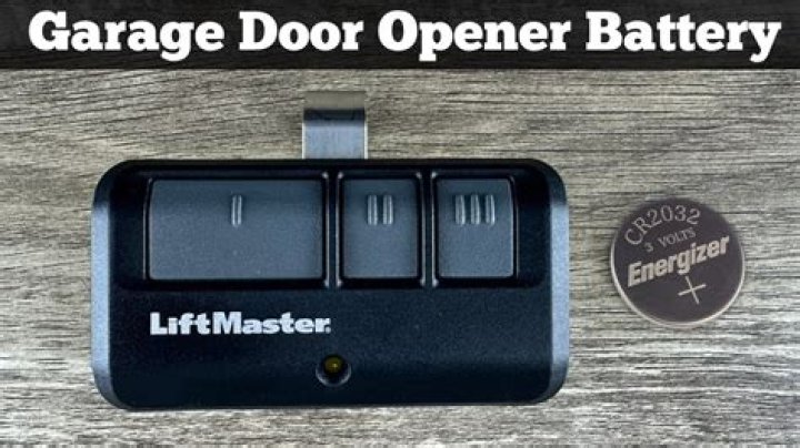 How do I replace my garage door battery?