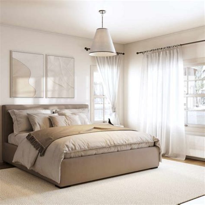 How do you arrange a guest bedroom?