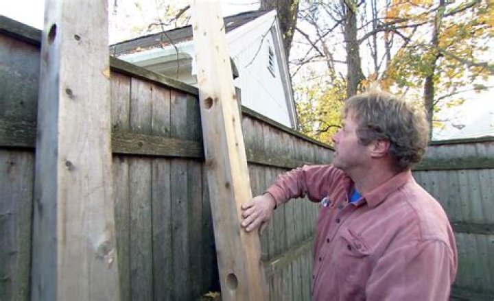 How do you build a fence with T post?
