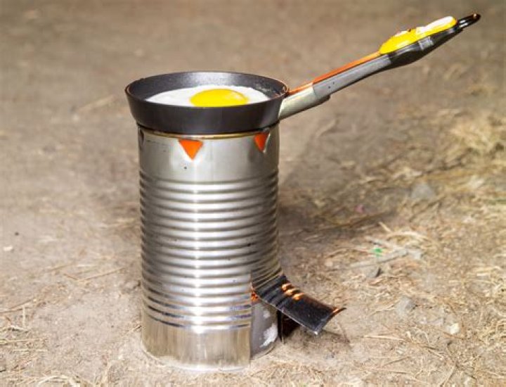 How do you make a tin can camp stove?