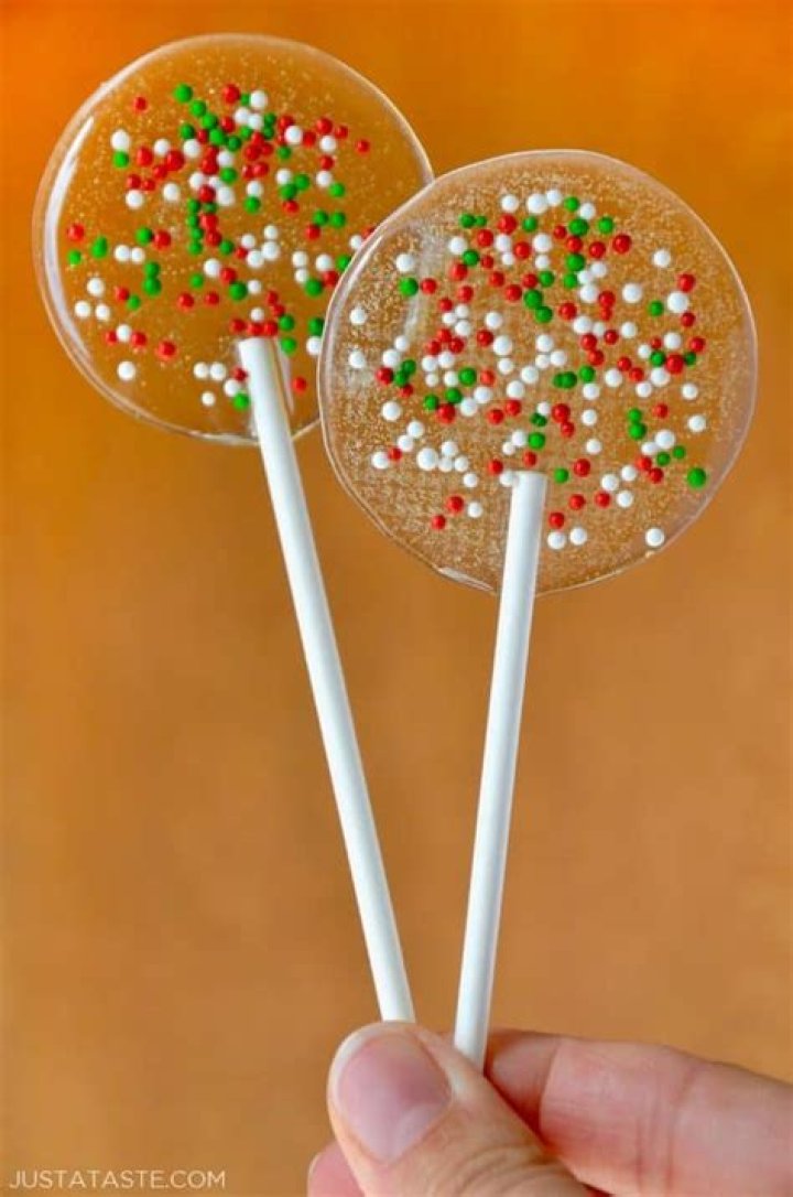 How do you make sugar lollipops?