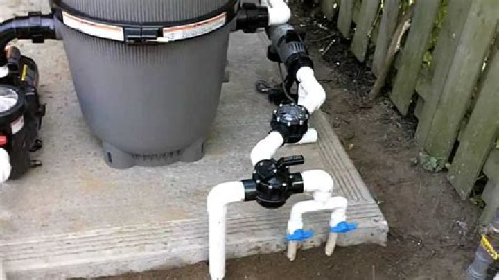 How do you set up a pool filter?