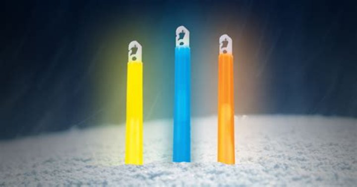 How long do 2 inch glow sticks last?