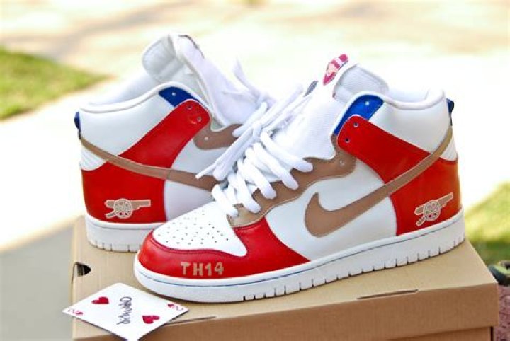 How long do custom Nikes take?