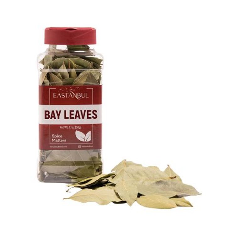 How long do you leave bay leaves in soup?