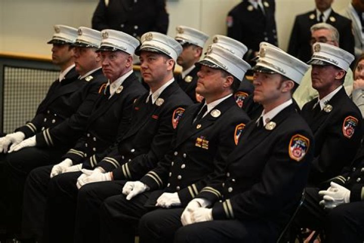 How many battalion chiefs are there in the FDNY?