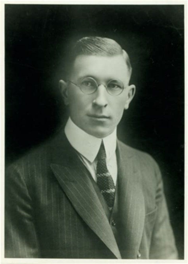How many siblings did Frederick Banting have?