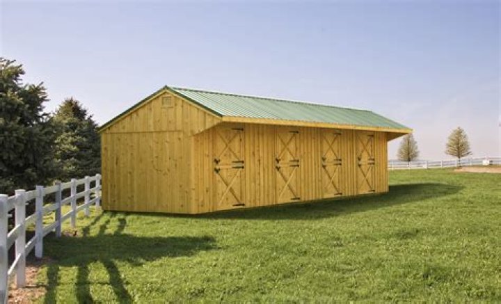 How much does a 4 stall horse barn cost?