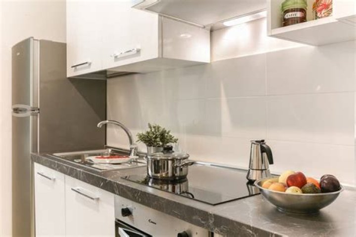 How much does a kitchen backsplash cost?