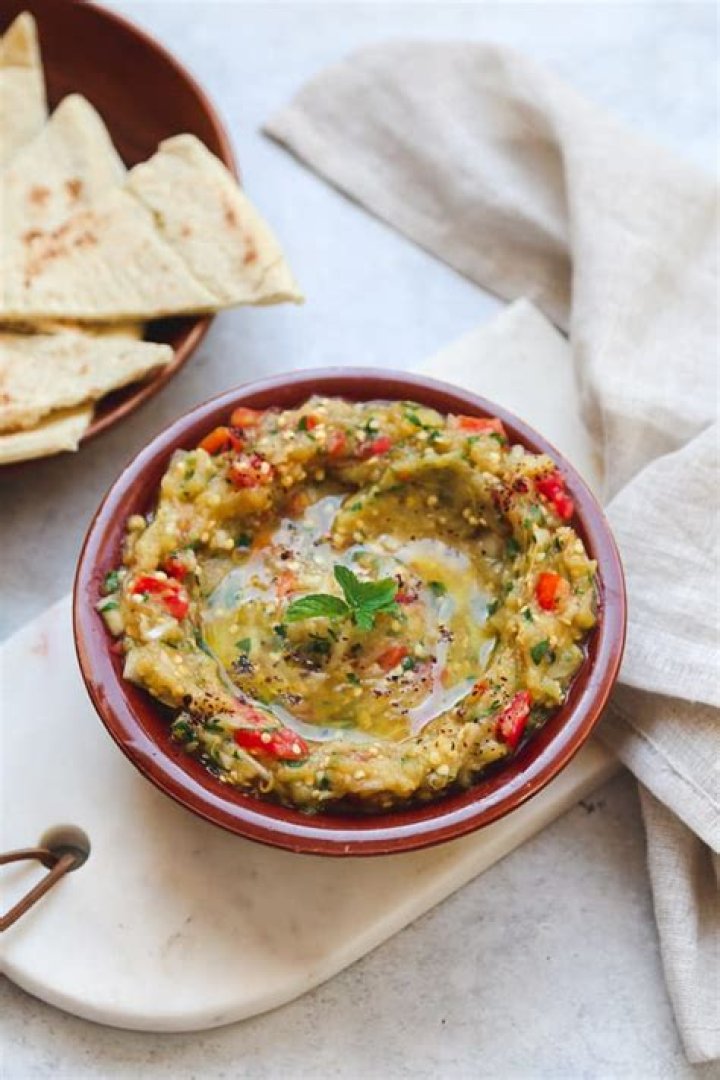 What does Baba Ganoush taste like?