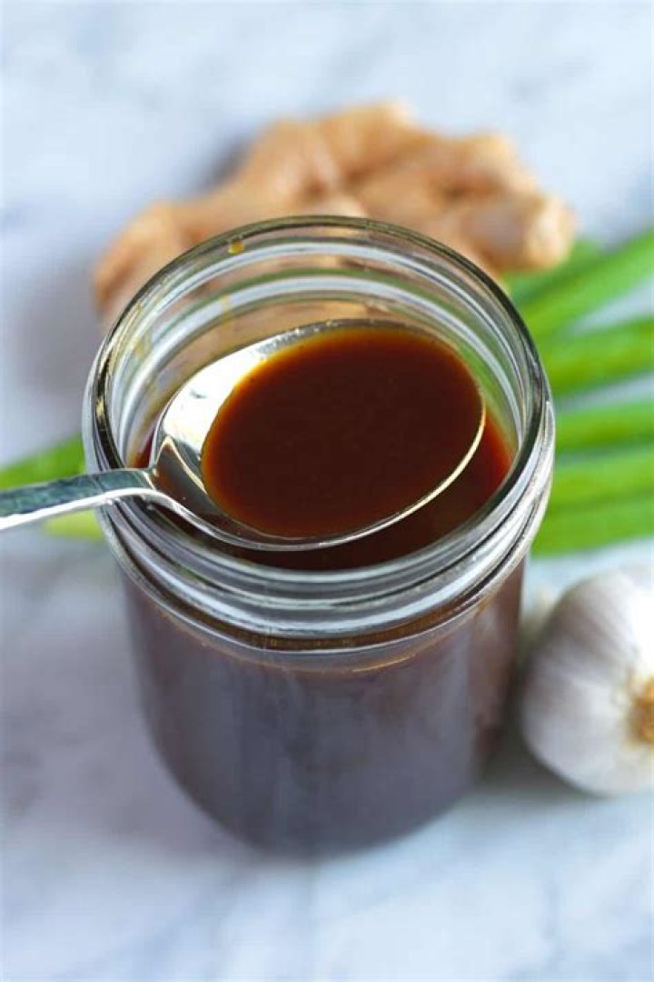 What does hoisin sauce taste like?