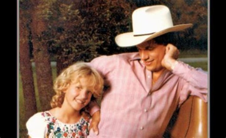 What happened to George Strait's brother?