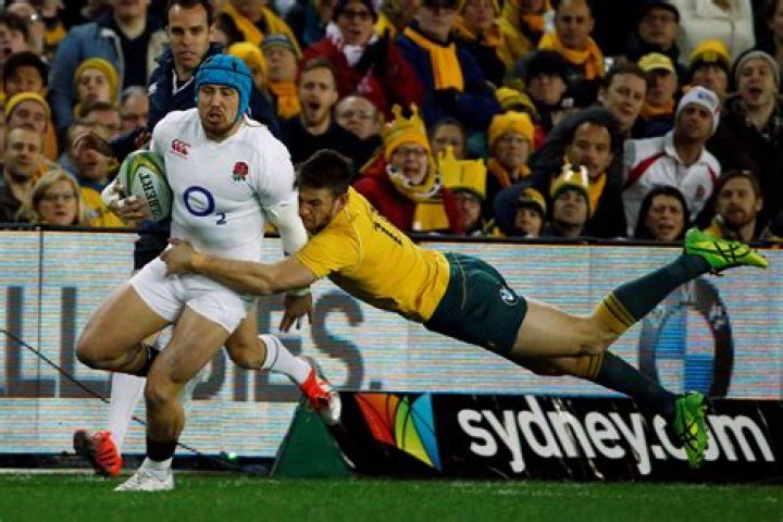 What is a chop tackle in rugby?