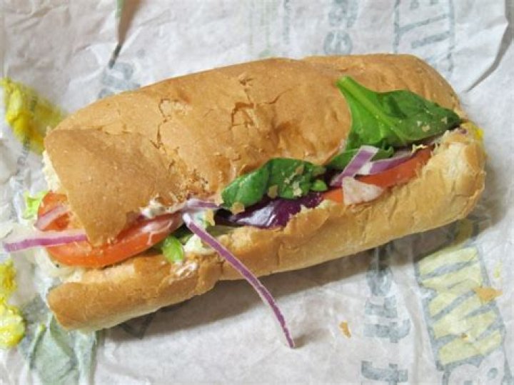 What is in a cold cut trio at Subway?