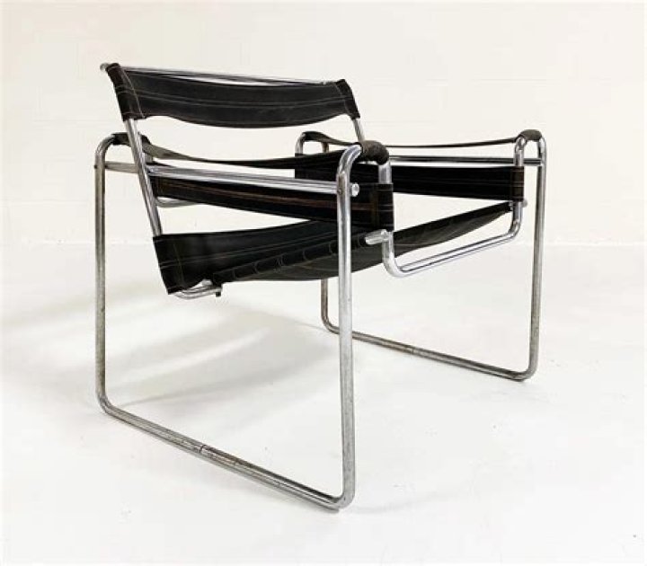 What is so new and modern about Marcel Breuer's famous Wassily chair?