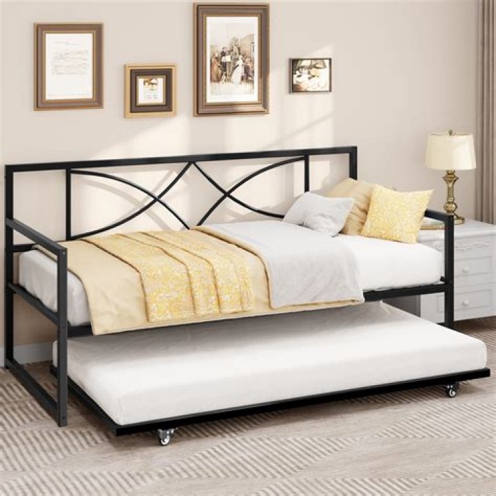 What kind of mattress does a daybed use?