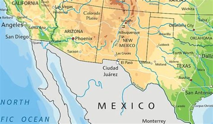 What region borders Mexico to the southeast?