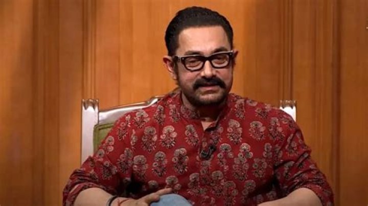 Where is the house of Aamir Khan?