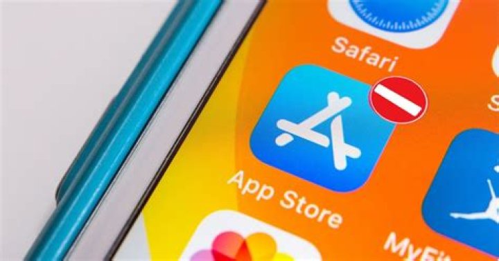 Why can I not connect to the App Store on my Mac?