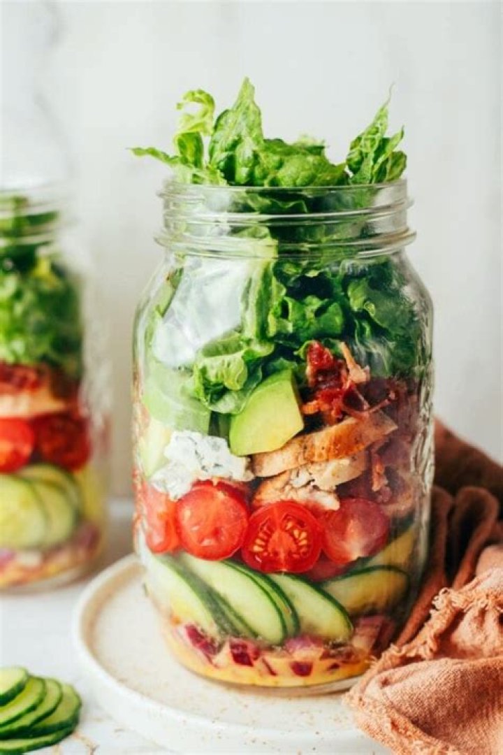 Why use Mason jars for salads?